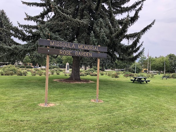 Memorial Rose Garden grounds