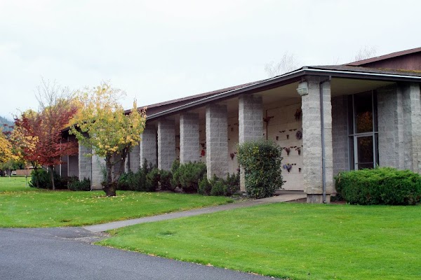Memory Gardens Memorial Park & Mortuary grounds