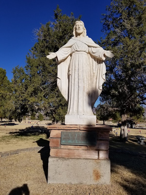 Memory Gardens of the Valley grounds