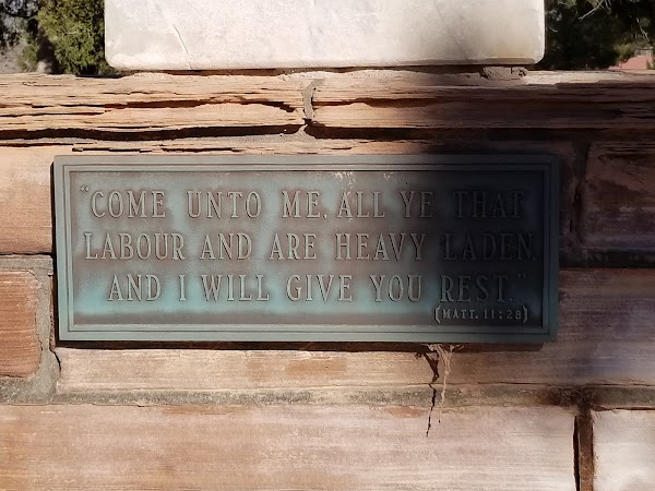 Memory Gardens of the Valley grounds