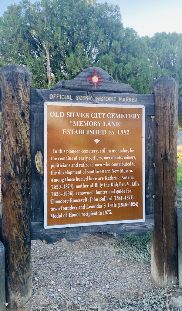 Memory Lane Cemetery grounds