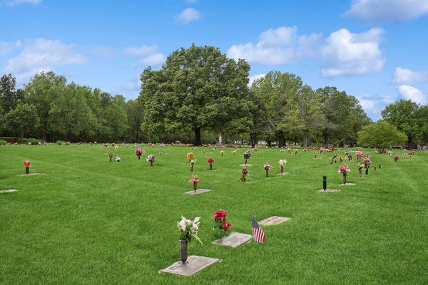 Memphis Memory Gardens headstone and grounds