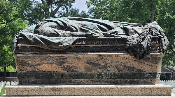 Memphis National Cemetery grounds