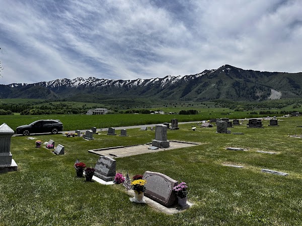 Mendon City Cemetery grounds