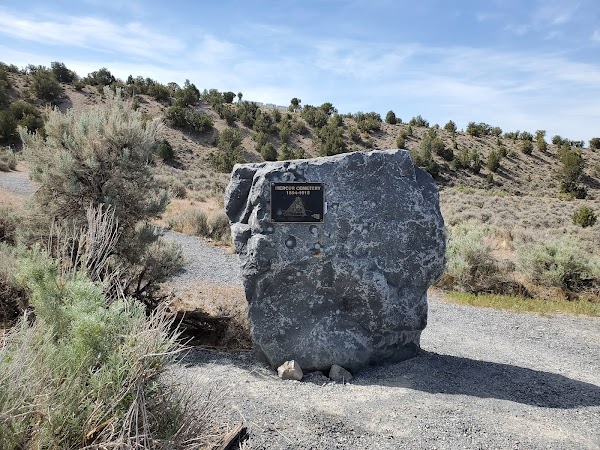 Mercur Cemetery grounds