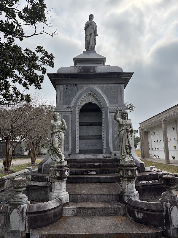 Metairie Cemetery grounds
