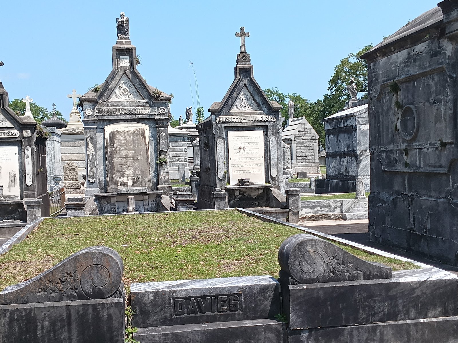 Metairie Cemetery