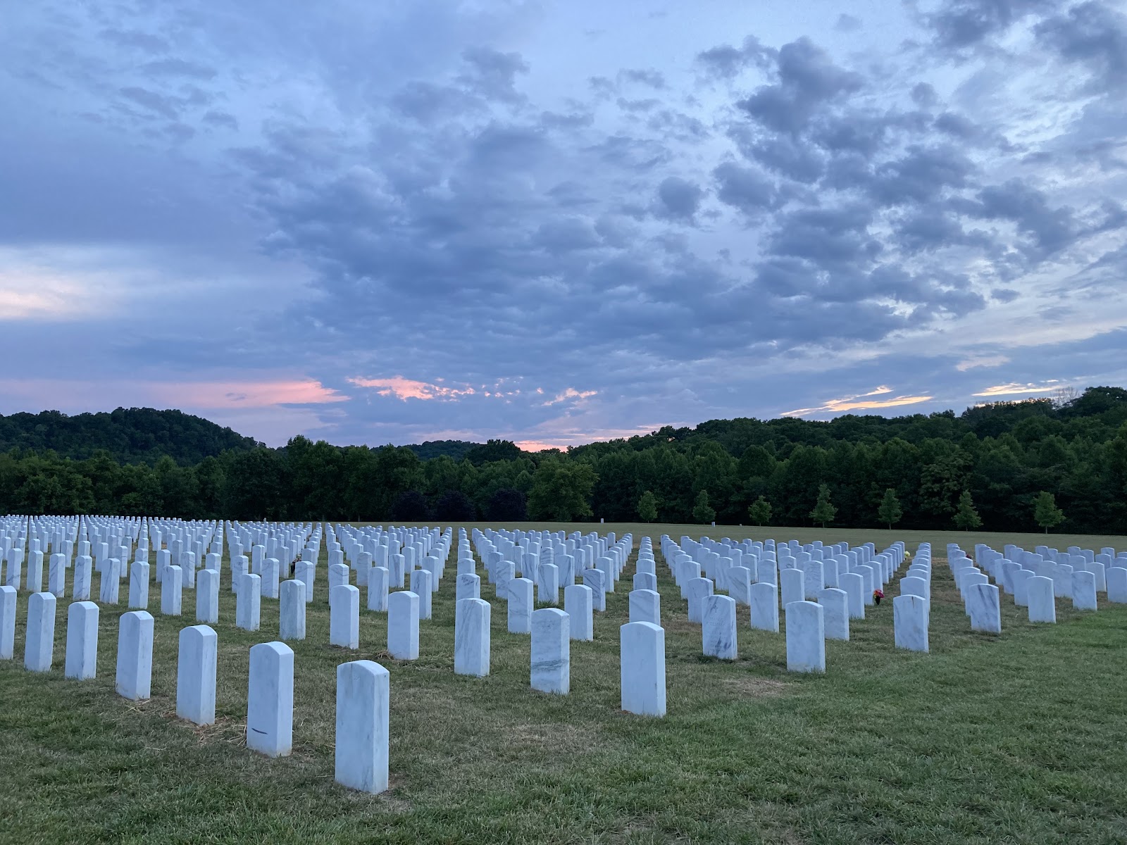 Middle Tennessee State Veterans Cemetery cemetery grounds and headstones