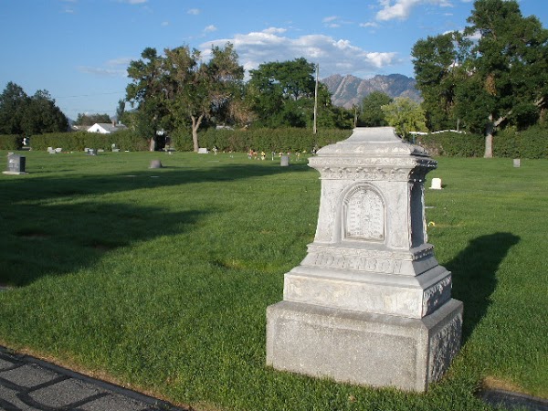 Midvale City Cemetery grounds