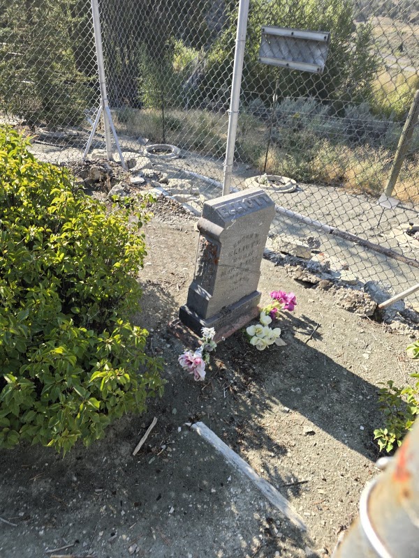 Mill Fork Cemetery grounds