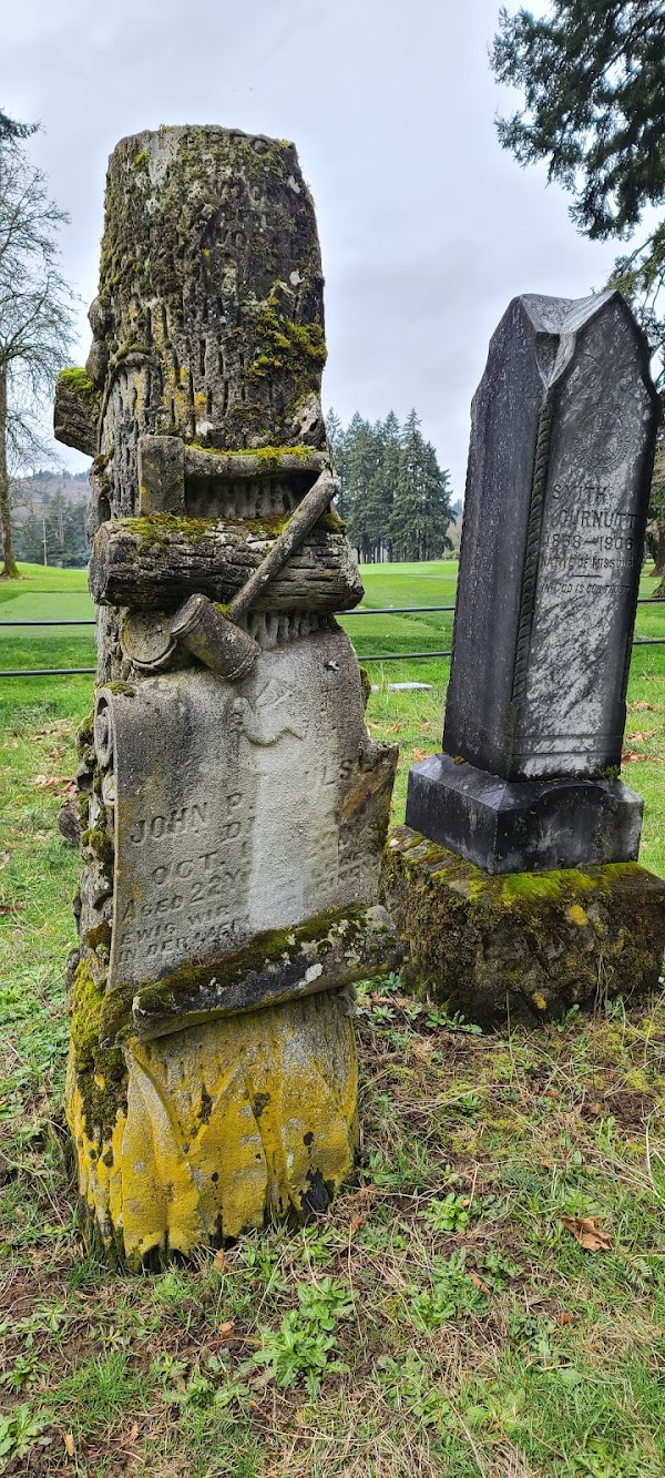 Milwaukie Pioneer Cemetery grounds