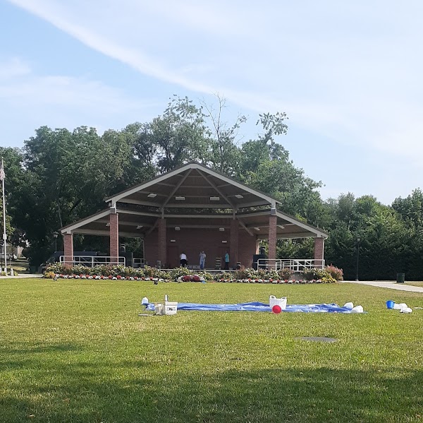 Mineola Memorial Park grounds