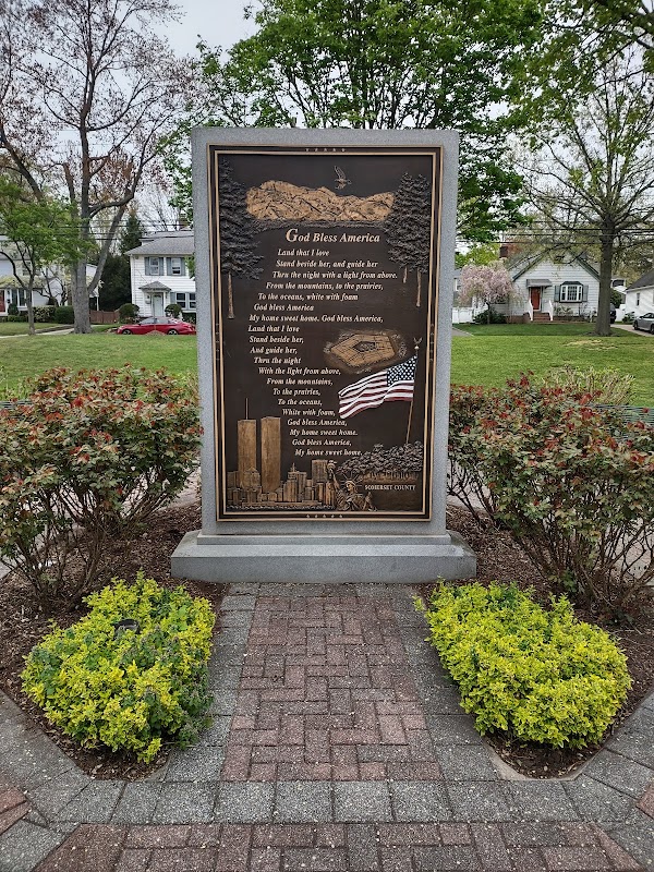 Mineola Memorial Park grounds