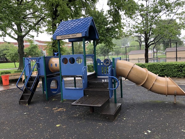 Mineola Memorial Park grounds