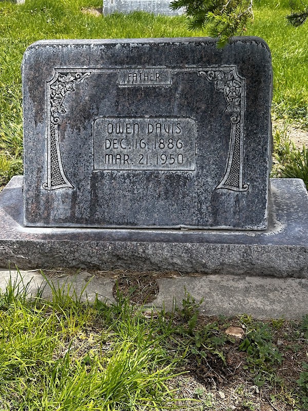 Minersville Cemetery grounds