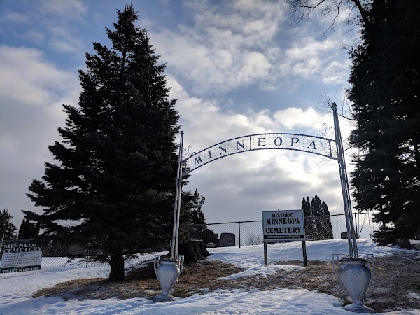 Minneopa Cemetery grounds