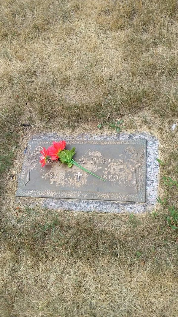 Mission Hills Memorial Chapel, Crematory & Gardens grounds