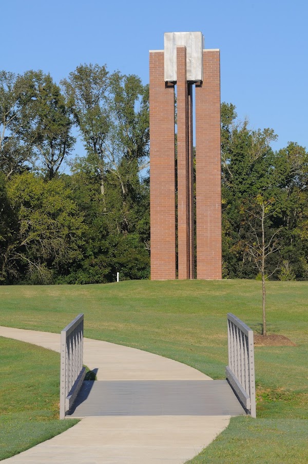 Mississippi Veterans Memorial Cemetery grounds