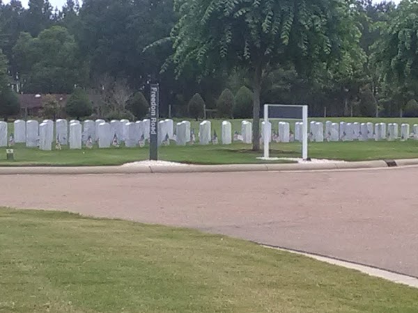 Mississippi Veterans Memorial Cemetery grounds