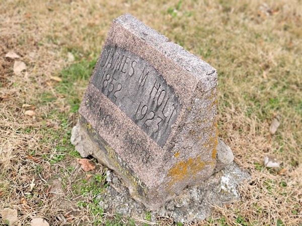 Missouri City Cemetery grounds