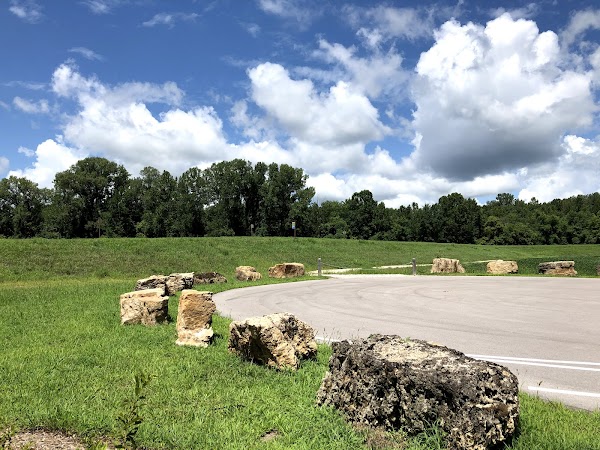 Missouri Greenway: John L. LeCave Memorial Trailhead grounds