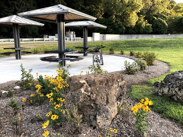 Missouri Greenway: John L. LeCave Memorial Trailhead grounds
