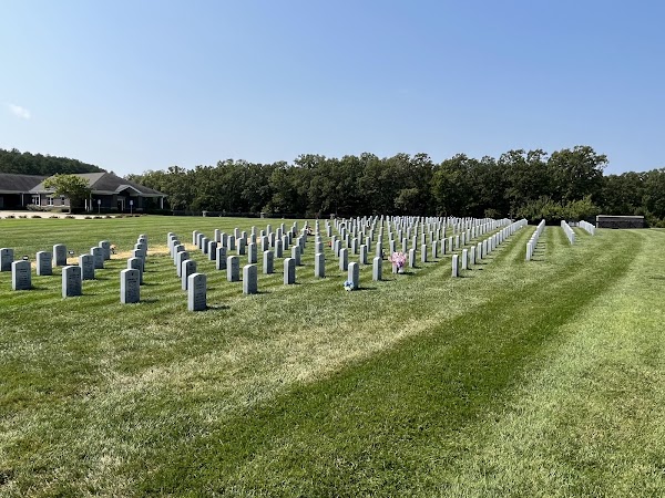 Missouri Veterans Cemetery Fort Leonard Wood grounds