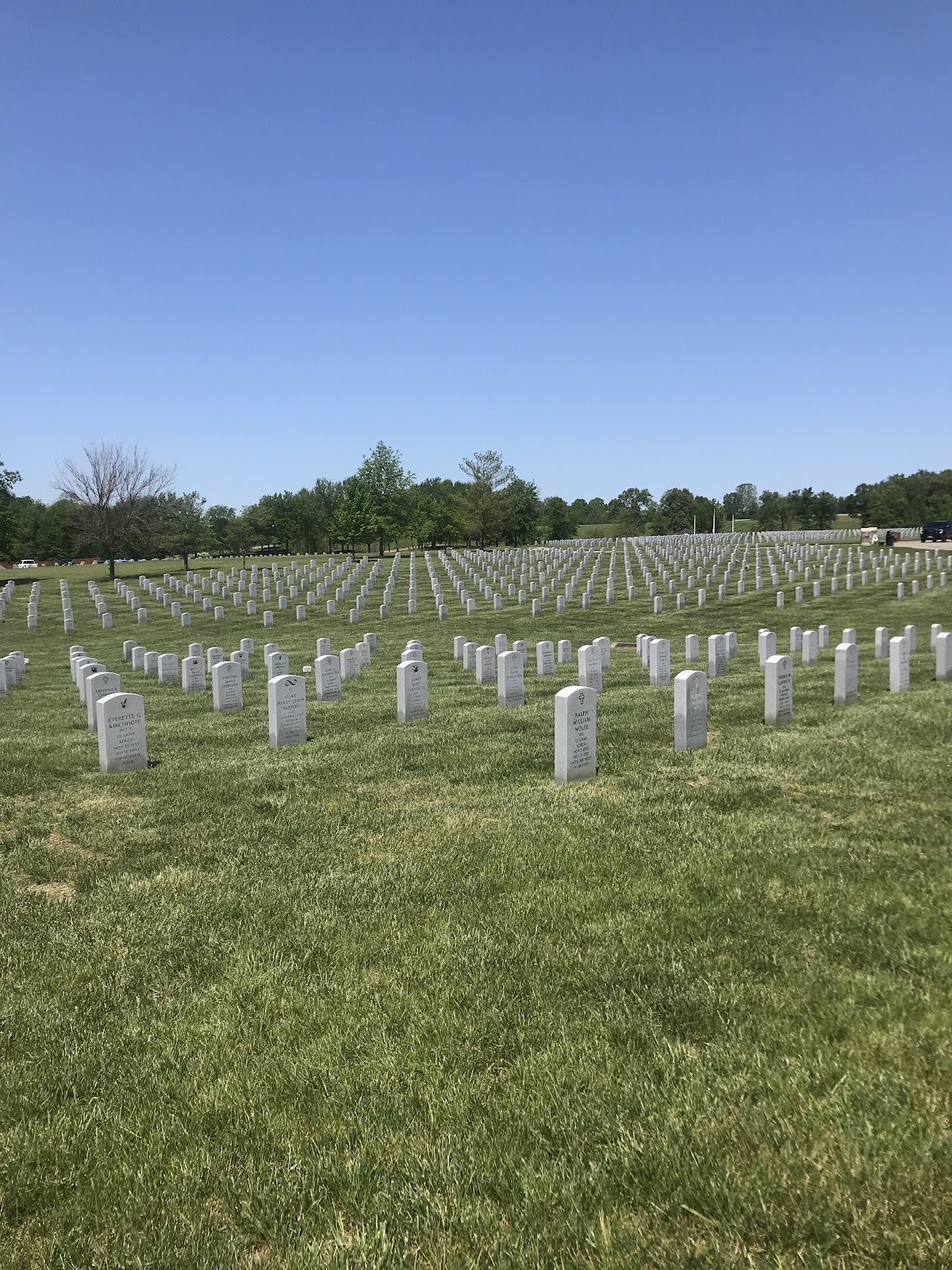 Missouri Veterans Cemetery @ Higginsville cemetery grounds and headstones