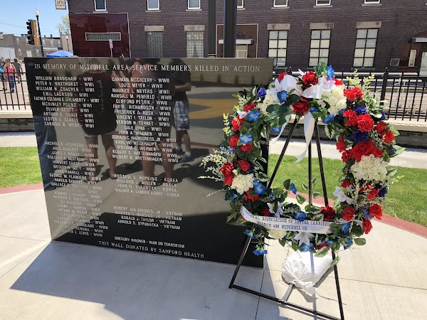 Mitchell Veterans Memorial Park grounds