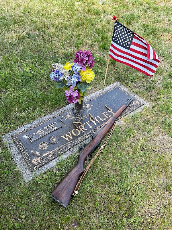 Monmouth Memorial Park grounds