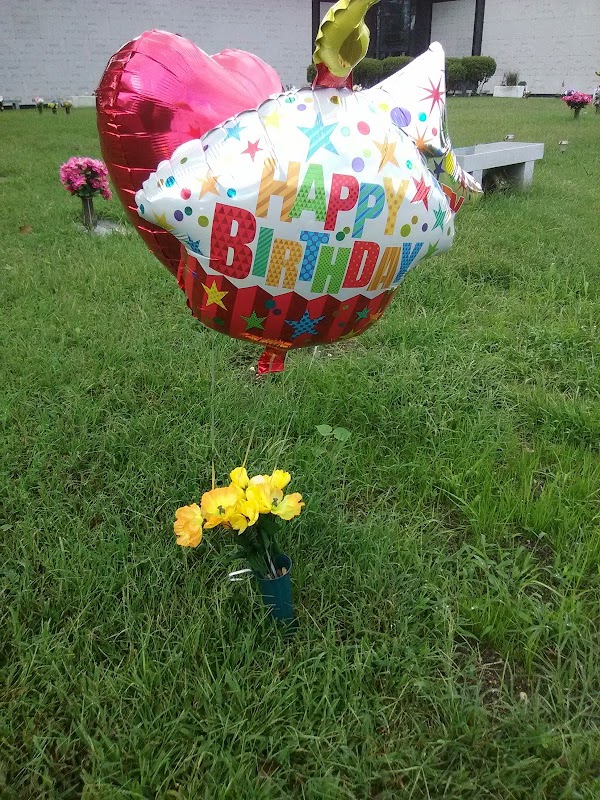 Monmouth Memorial Park grounds