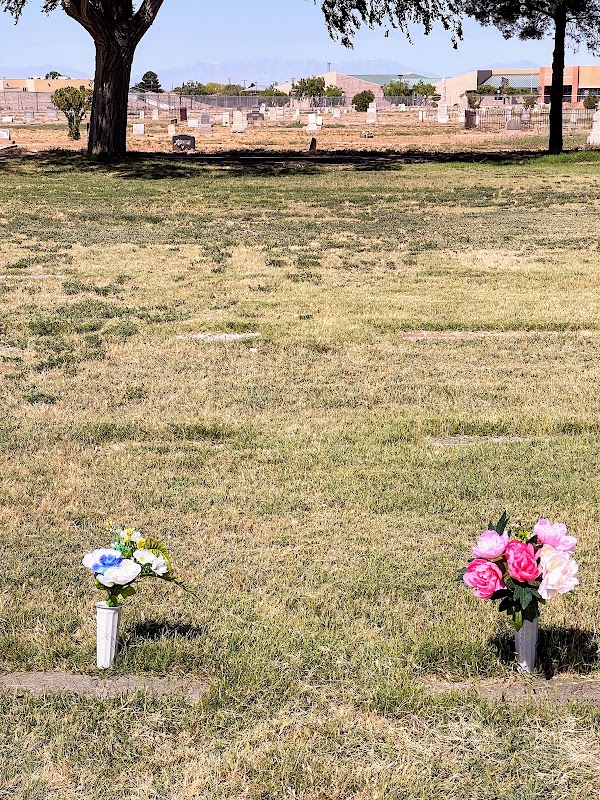 Monte Vista Cemetery grounds