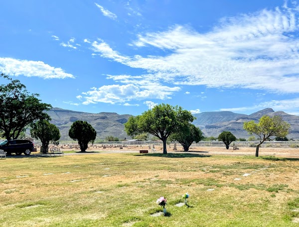 Monte Vista Cemetery grounds