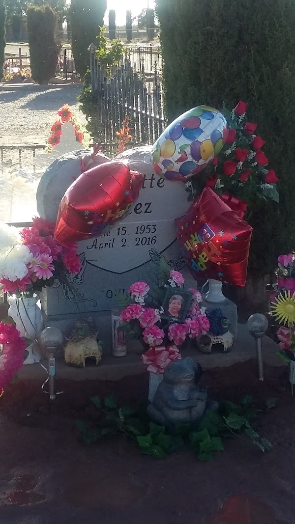 Monte Vista Cemetery grounds