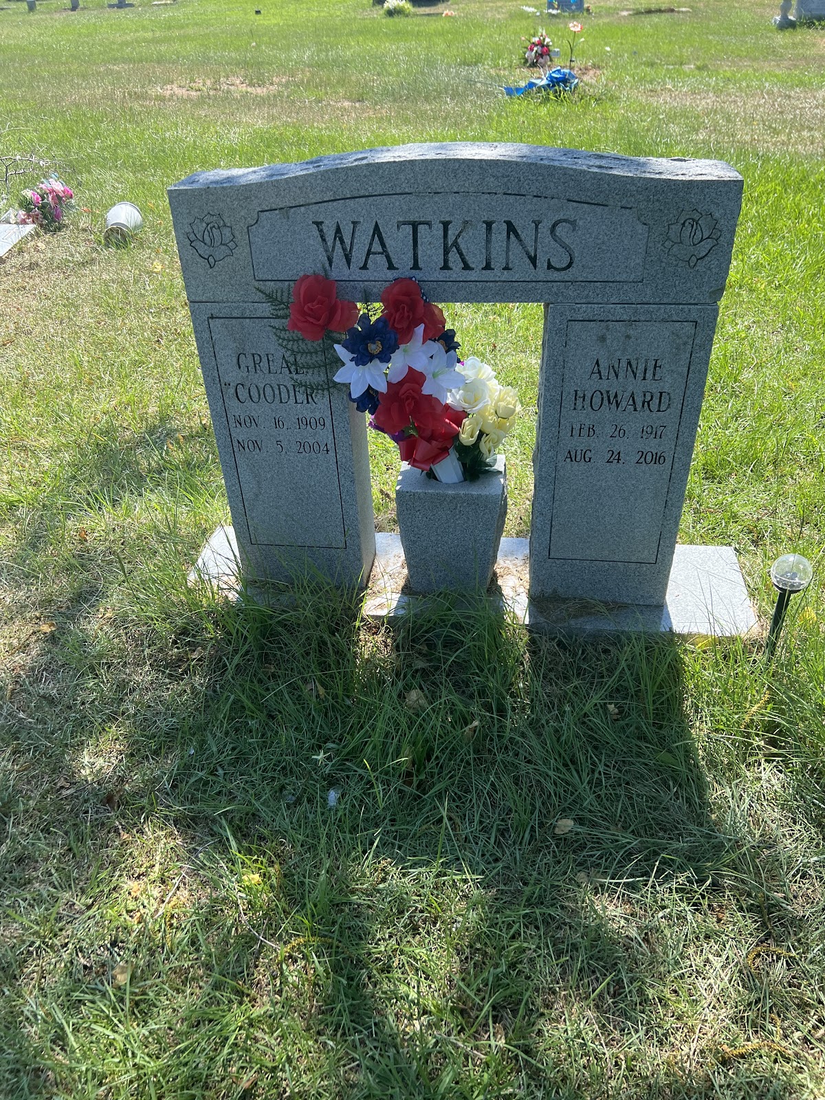 Montgomery Memorial Cemetery cemetery grounds and headstones