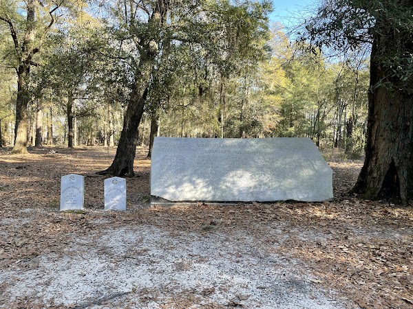 Montrose Cemetery grounds