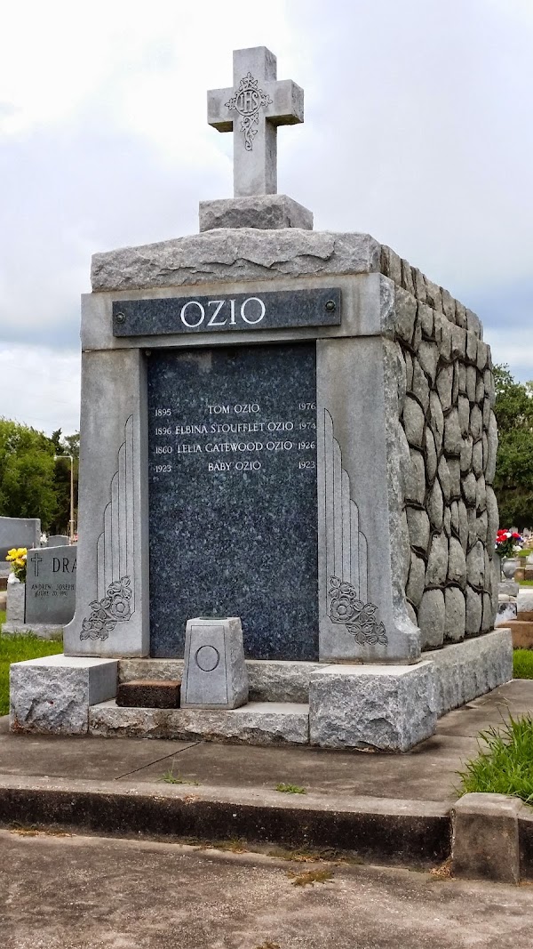 Morgan City Cemetery grounds