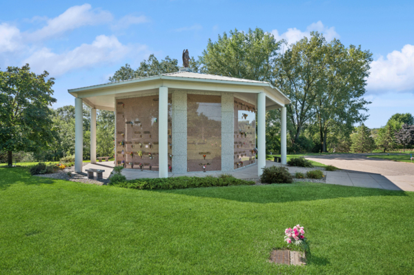 Morningside Memorial Gardens grounds