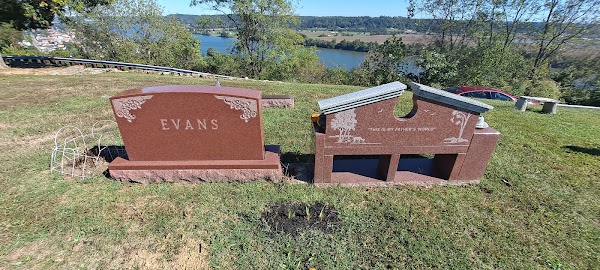 Mound Hill Cemetery grounds
