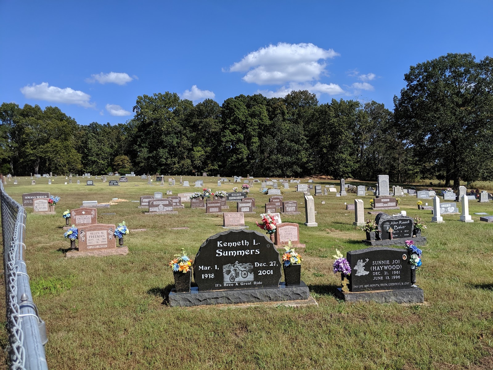 Mount Ararat Cemetery - Topaz County, Cabool Missouri cemetery grounds and headstones