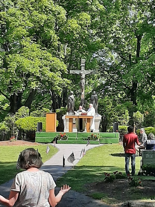 Mount Calvary Cemetery grounds
