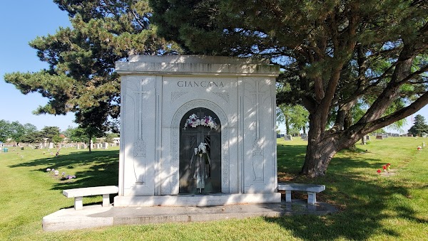 Mount Carmel Catholic Cemetery grounds