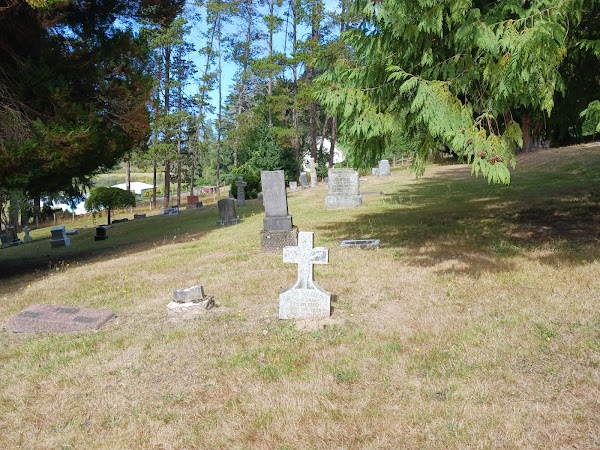 Mount Carmel Cemetery grounds