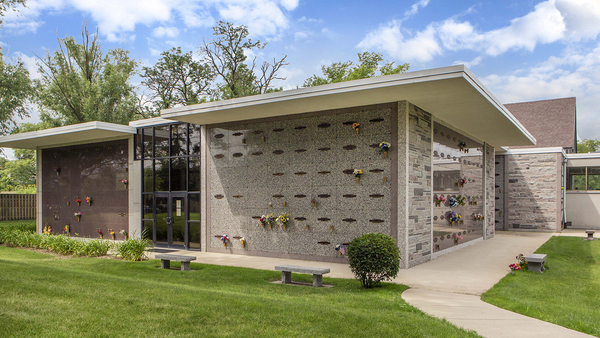 Mount Emblem Cemetery grounds