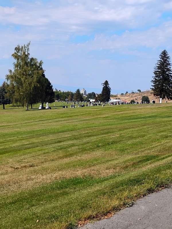 Mount Hope Cemetery grounds