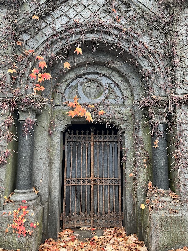 Mount Hope Cemetery grounds
