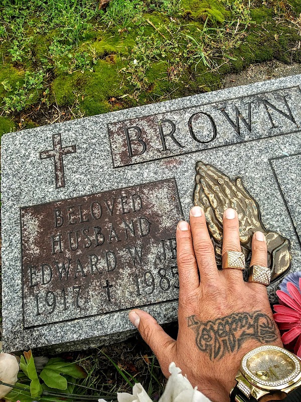 Mount Hope Cemetery grounds