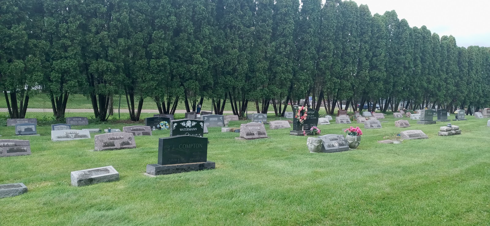 Mount Hope Cemetery cemetery grounds and headstones