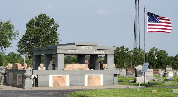 Mount Hope Cemetery grounds