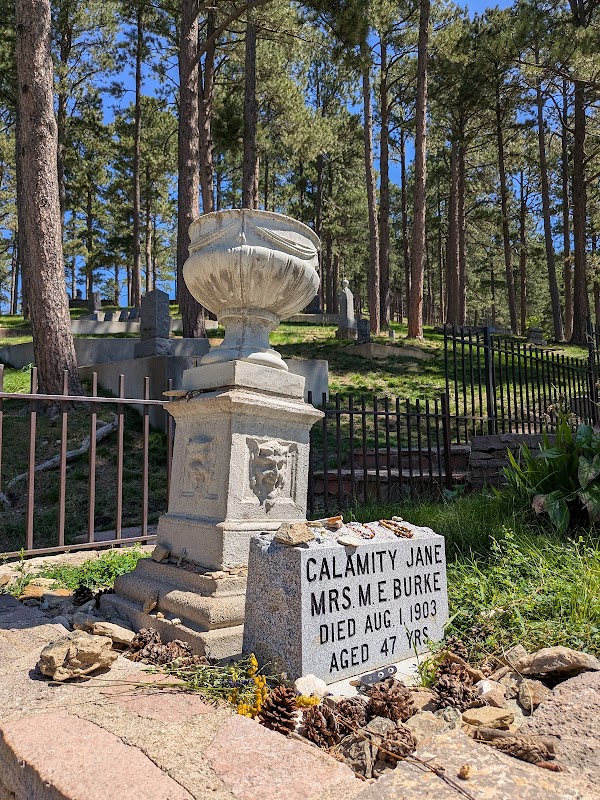 Mount Moriah Cemetery grounds